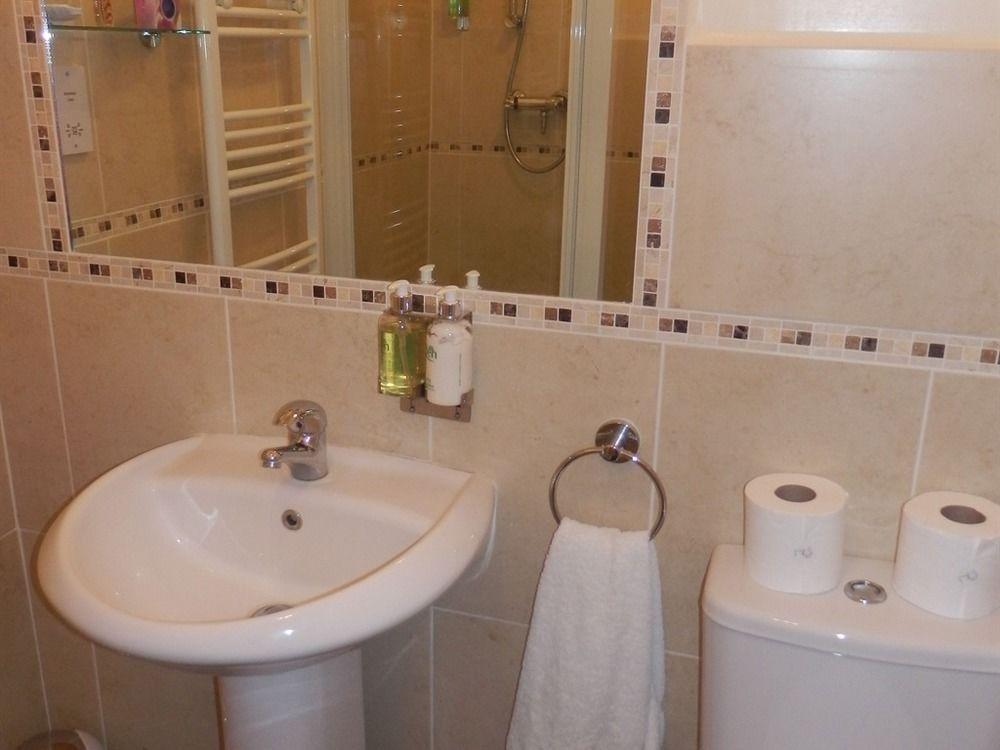 Boyne House Guest House Истборн Екстериор снимка